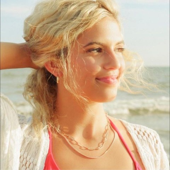 Meet your Posher, Chloe - Picture 1 of 1